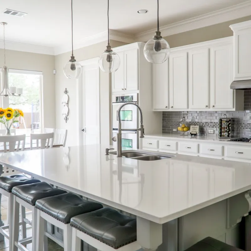 A cleaned kitchen from a Lustre photo report